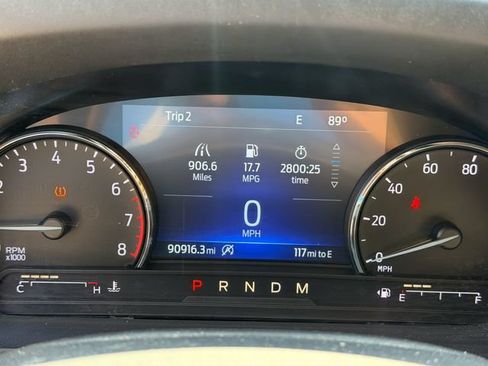 Used 2020 Ford Explorer XLT w/ Equipment Group 202A AWD/4WD image 12