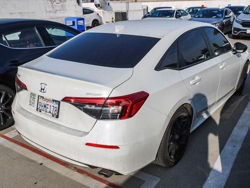 Used 2023 Honda Civic Sport image 6