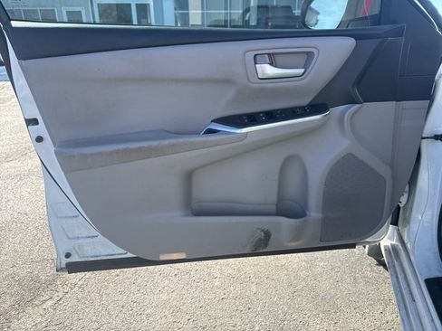 Used 2017 Toyota Camry LE image 12