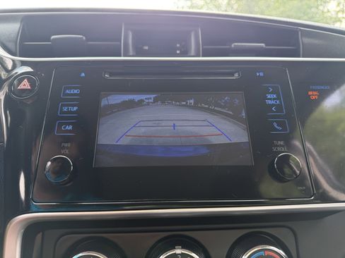 Used 2019 Toyota Corolla L image 34