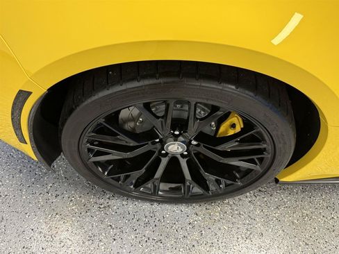 Used 2019 Chevrolet Corvette Z06 RWD image 32