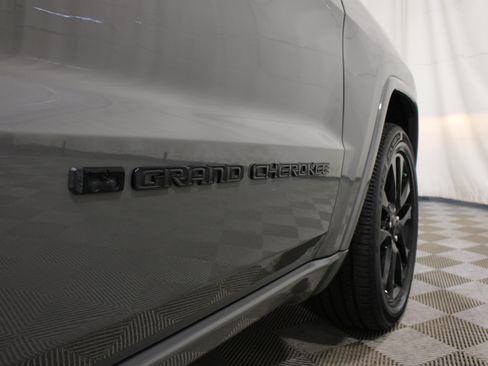Used 2022 Jeep Grand Cherokee Laredo X AWD/4WD image 29