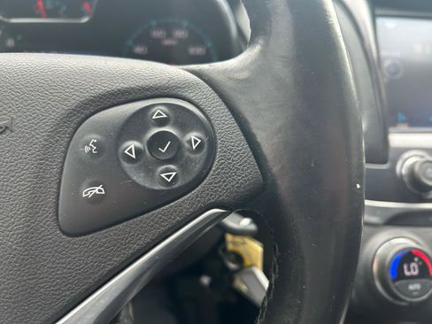 Used 2014 Chevrolet Impala LT w/ Convenience Package FWD image 18