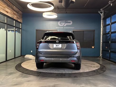 Used 2025 Nissan Kicks SR FWD image 4