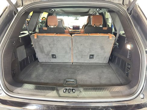 Used 2023 Lincoln Aviator Reserve w/ Equipment Group 201A image 26