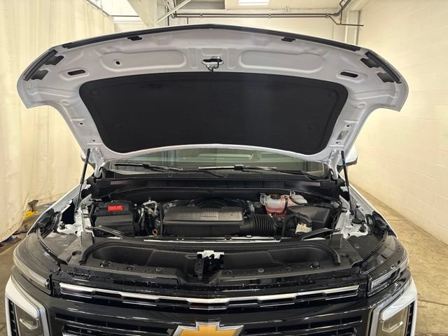 Used 2026 Chevrolet Tahoe High Country w/ Sun And Tow Package AWD/4WD image 8