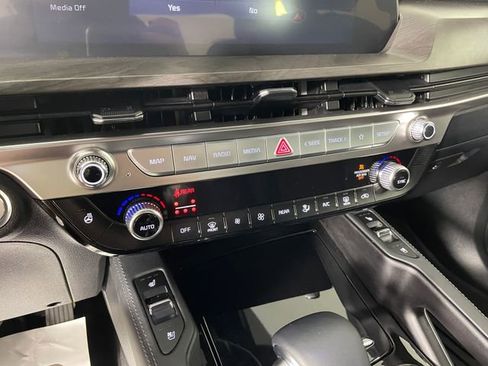 Certified 2025 Kia Telluride AWD image 8