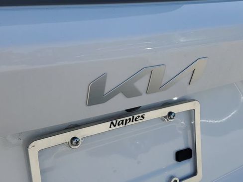 Certified 2023 Kia Sorento SX FWD image 8