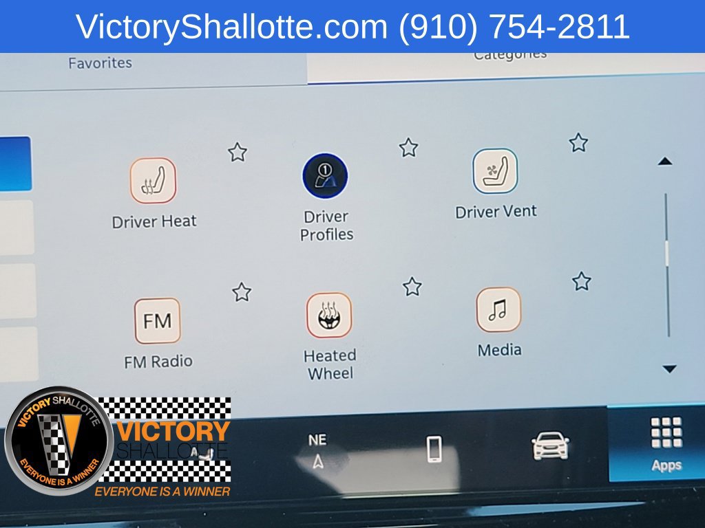 Used 2025 Chrysler Pacifica Limited FWD image 44