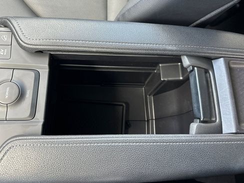 Used 2026 Toyota Grand Highlander XLE image 33