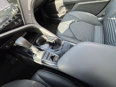 Used 2019 Toyota Camry SE w/ Audio Package FWD image 21