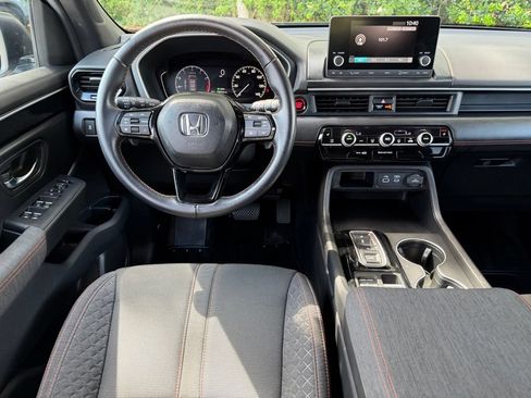 Used 2024 Honda Pilot Sport image 14