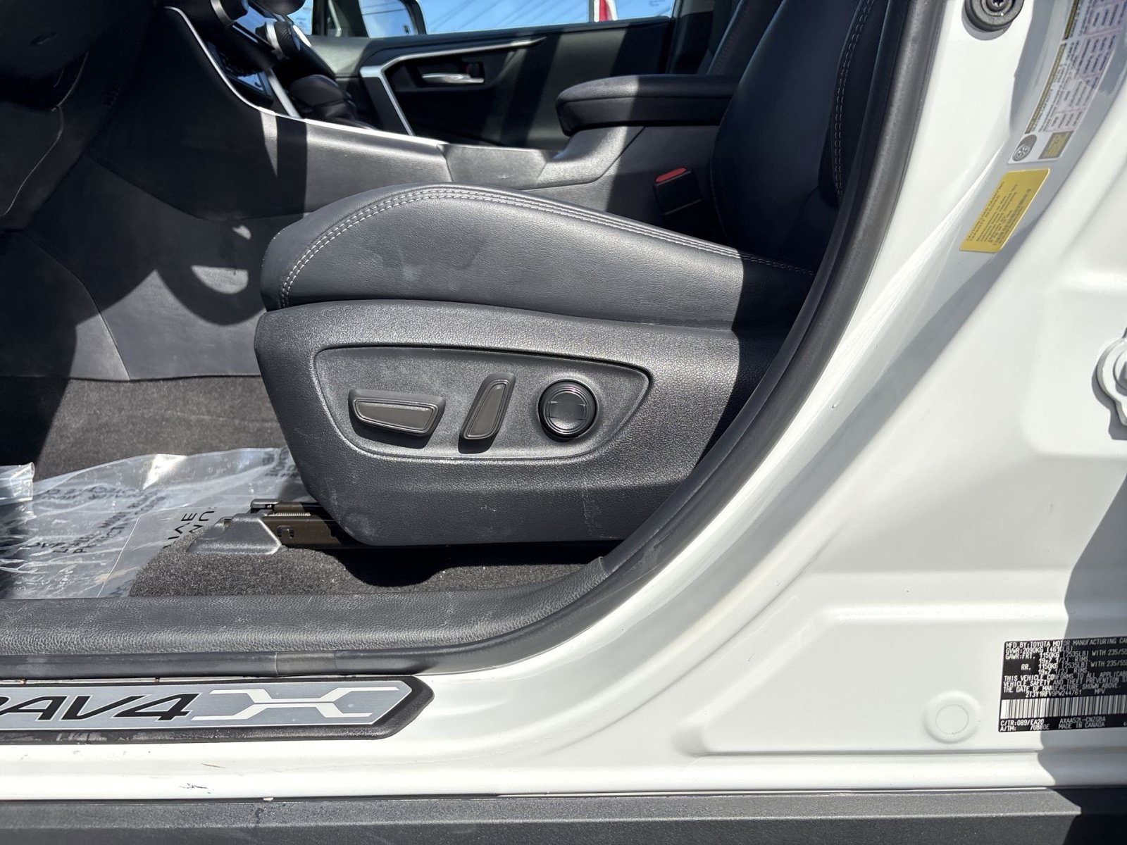 Used 2023 Toyota RAV4 Limited FWD image 14
