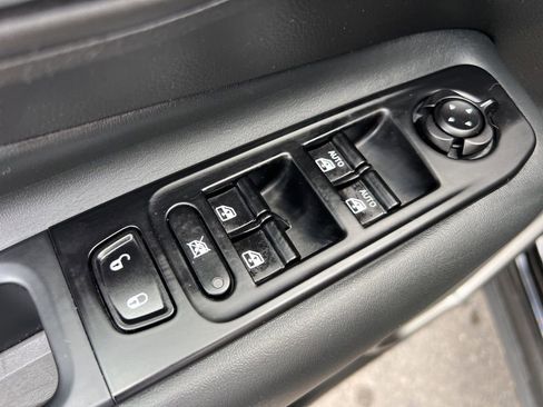 Used 2022 Jeep Renegade Latitude w/ Convenience Group image 11