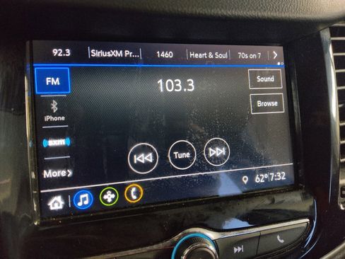 Used 2019 Chevrolet Trax LT w/ LT Convenience Package image 25