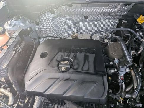 Used 2025 Chevrolet TrailBlazer LT FWD image 32