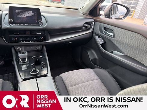 Used 2023 Nissan Rogue SV image 19