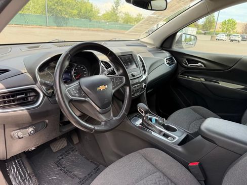 Used 2022 Chevrolet Equinox LT w/ Driver Convenience Package FWD image 17