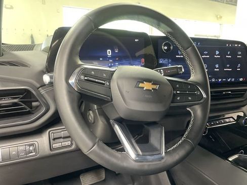 Certified 2025 Chevrolet Silverado EV LT AWD/4WD image 14
