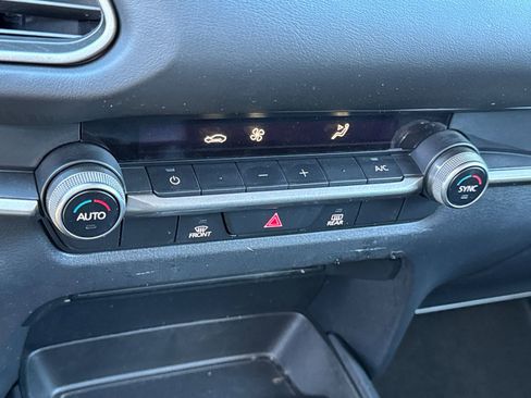 Used 2021 MAZDA CX-30 FWD 2.5 S w/ Select Package image 17