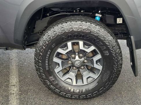 Used 2022 Toyota Tacoma TRD Off-Road w/ Black Out Package (TMS) image 16