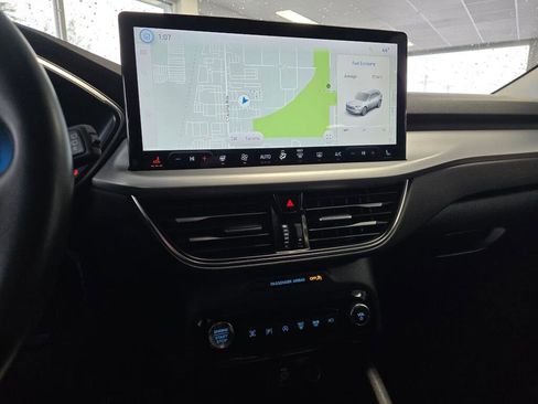 Used 2024 Ford Escape Platinum image 30