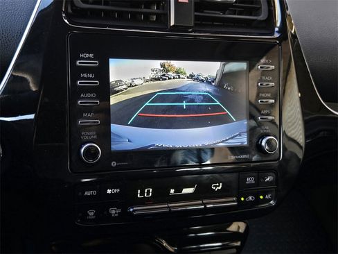 Used 2022 Toyota Prius LE image 16