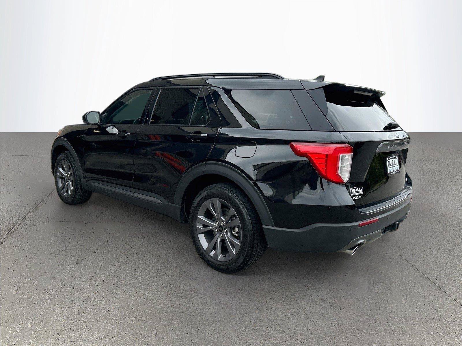 Used 2023 Ford Explorer XLT w/ Equipment Group 202A AWD/4WD image 6