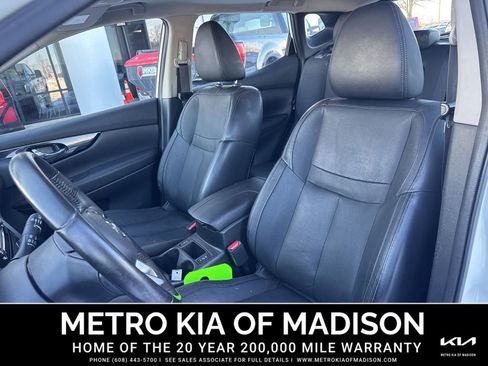 Used 2017 Nissan Rogue Sport SL w/ SL Premium Package image 16