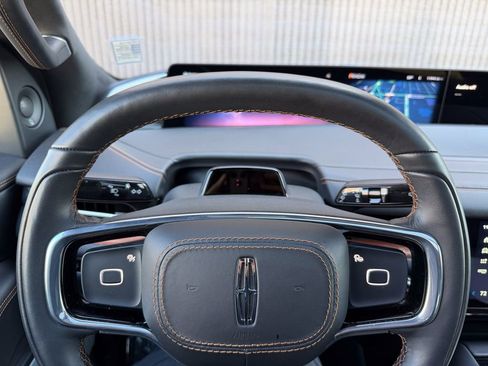 Certified 2025 Lincoln Navigator Black Label image 46