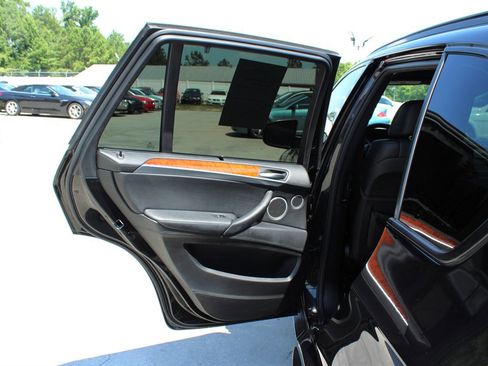 Used 2011 BMW X5 M image 32