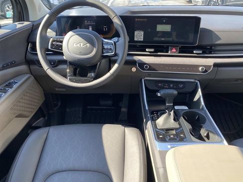 New 2026 Kia Carnival EX image 9