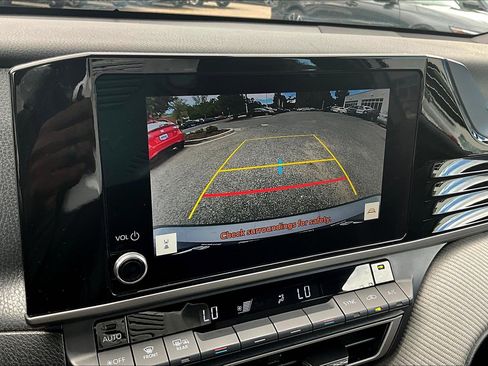 Used 2025 Toyota Camry SE FWD image 21