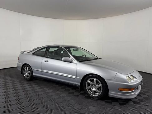 Used 2001 Acura Integra GS-R FWD image 2