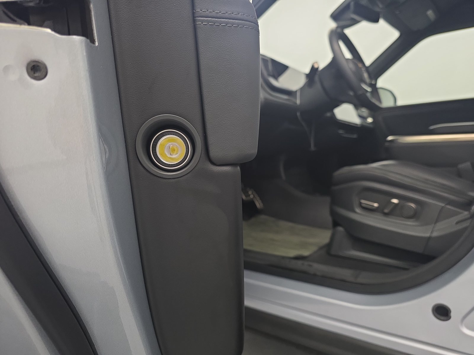 Used 2023 Rivian R1S Adventure Quad AWD/4WD image 32