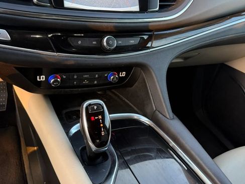 Used 2018 Buick Enclave Essence FWD image 13