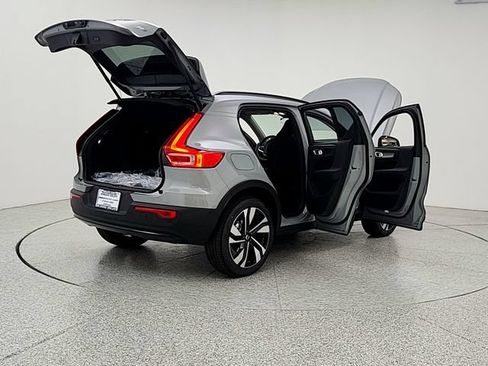 New 2026 Volvo XC40 B5 Plus w/ Climate Package AWD/4WD image 11