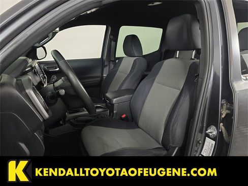 Used 2021 Toyota Tacoma TRD Off-Road image 18