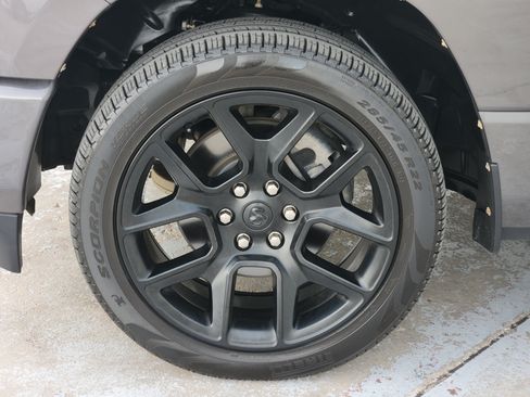 Used 2023 RAM 1500 Laramie AWD/4WD image 15