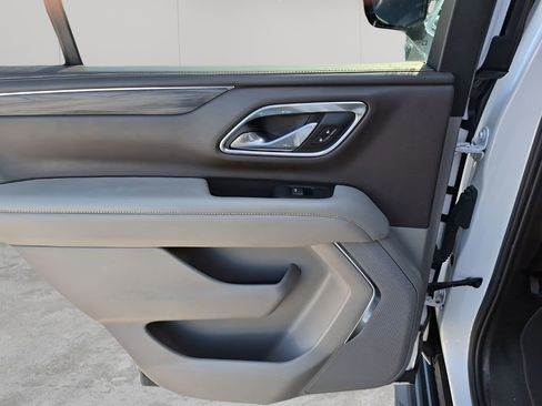 Used 2021 GMC Yukon SLT w/ SLT Premium Package image 17