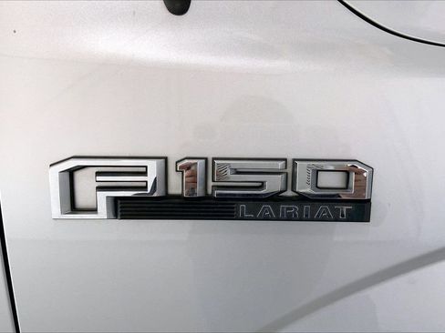 Used 2018 Ford F150 Lariat w/ Equipment Group 502A Luxury AWD/4WD image 9