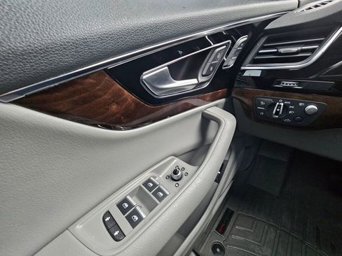 Used 2018 Audi Q7 3.0T Prestige w/ Prestige Package image 38