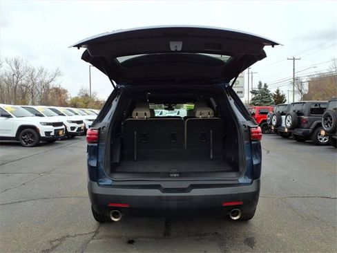 Used 2022 Chevrolet Traverse LS image 12