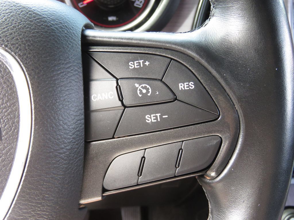 Used 2016 Dodge Challenger SXT RWD image 19