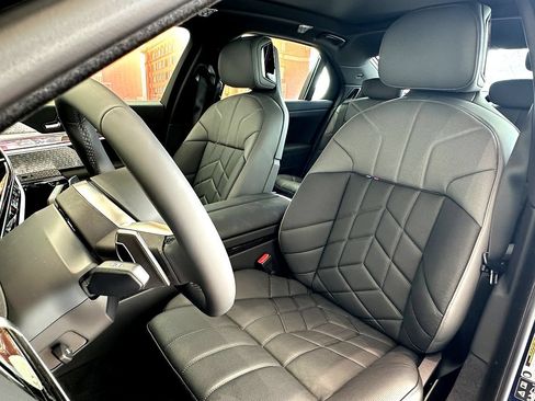 New 2026 BMW 740i xDrive w/ Executive Package AWD/4WD image 8