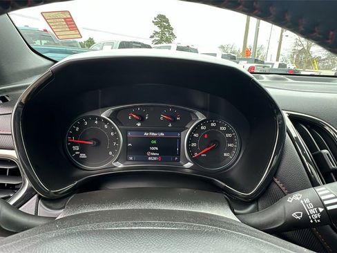 Used 2022 Chevrolet Equinox RS w/ RS Leather Package image 27