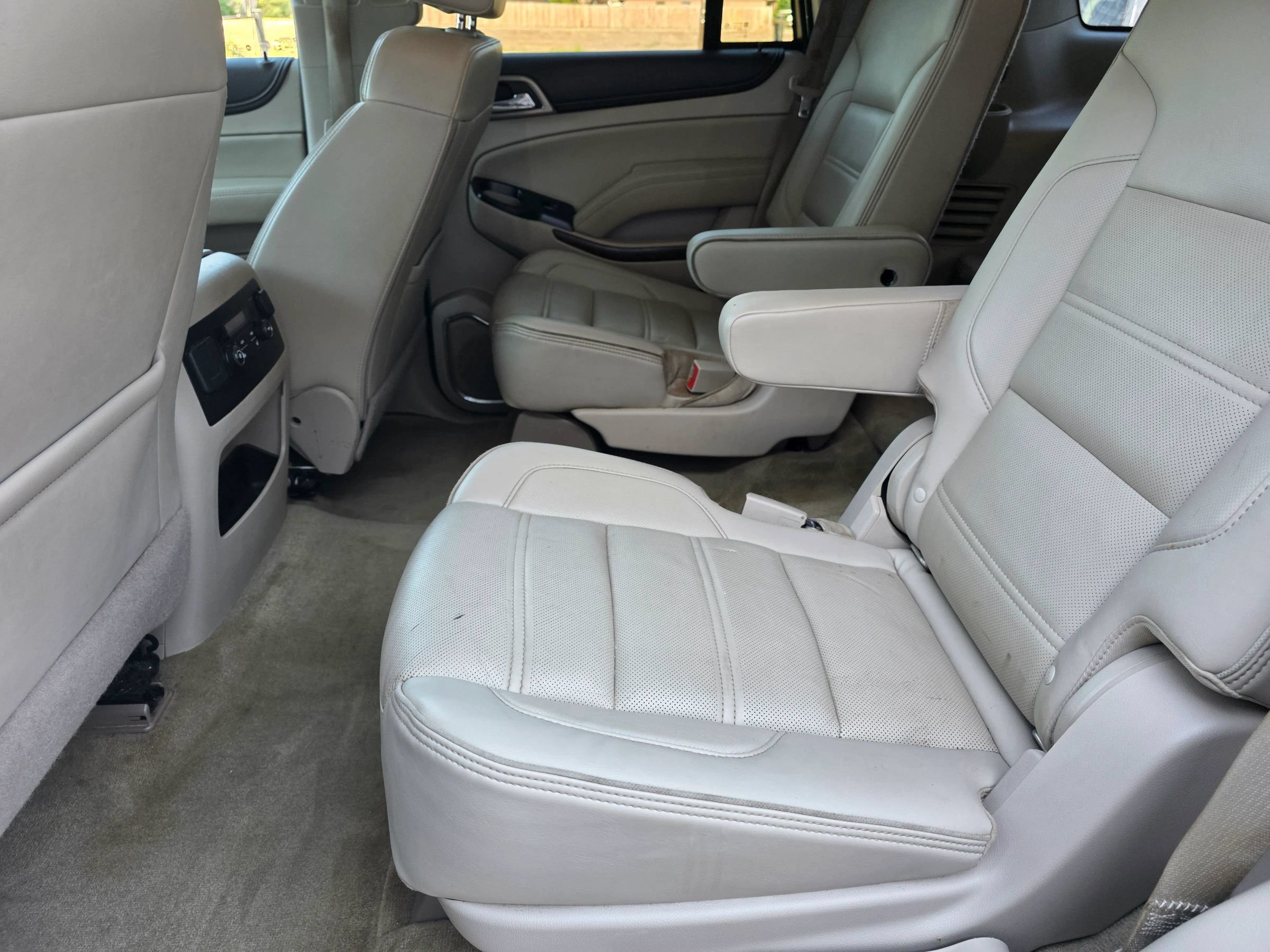 Used 2018 GMC Yukon Denali AWD/4WD image 12