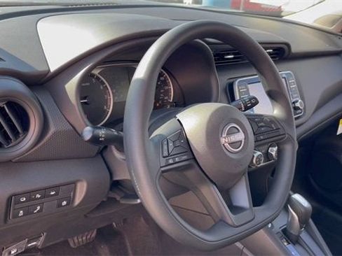 New 2025 Nissan Kicks Play S FWD image 8