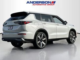 New 2025 Mitsubishi Outlander SE video 2