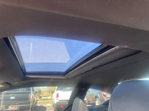 Used 2018 INFINITI Q60 Red Sport 400 w/ Sensory Package 3.0T Sport image 7